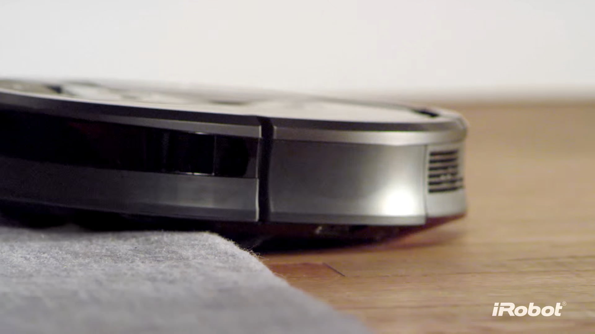 Irobot'S Roomba I7+ Is A Robo-Vacuum Cleaner 2 Roomba I7+