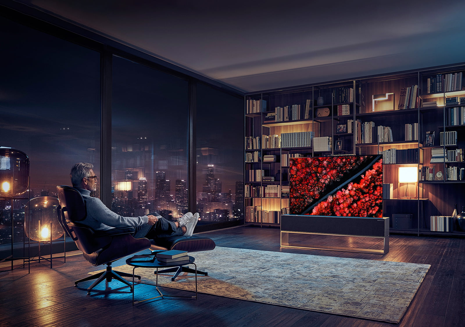 Lg Has Finally Released The World’s First Rollable Tv 1 Lg Full View Tv