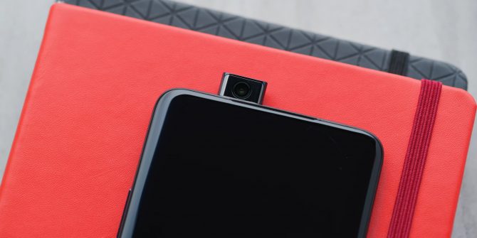 Oneplus 7 Pro Is A $700 Flagship Killer With A Magnificent Screen 2 Oneplus 7 Pro Pop-Up Selfie Camera