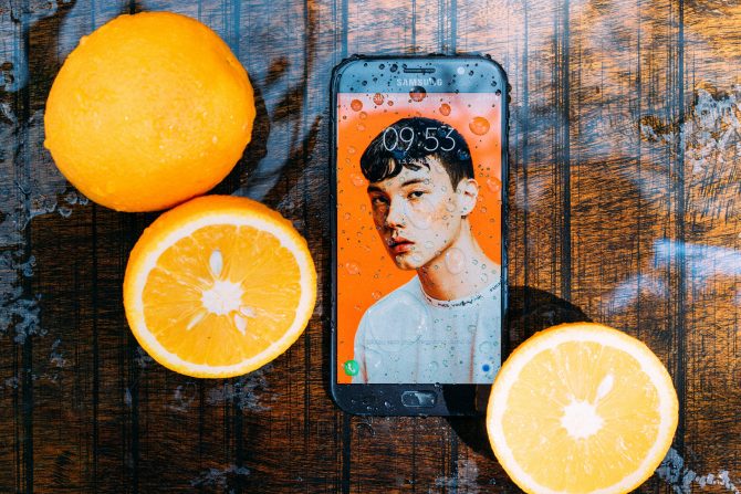 Here’s Why You Might Never See Removable Batteries In Smartphones Again 1 A Photo Of Waterproof Smartphone Near Oranges