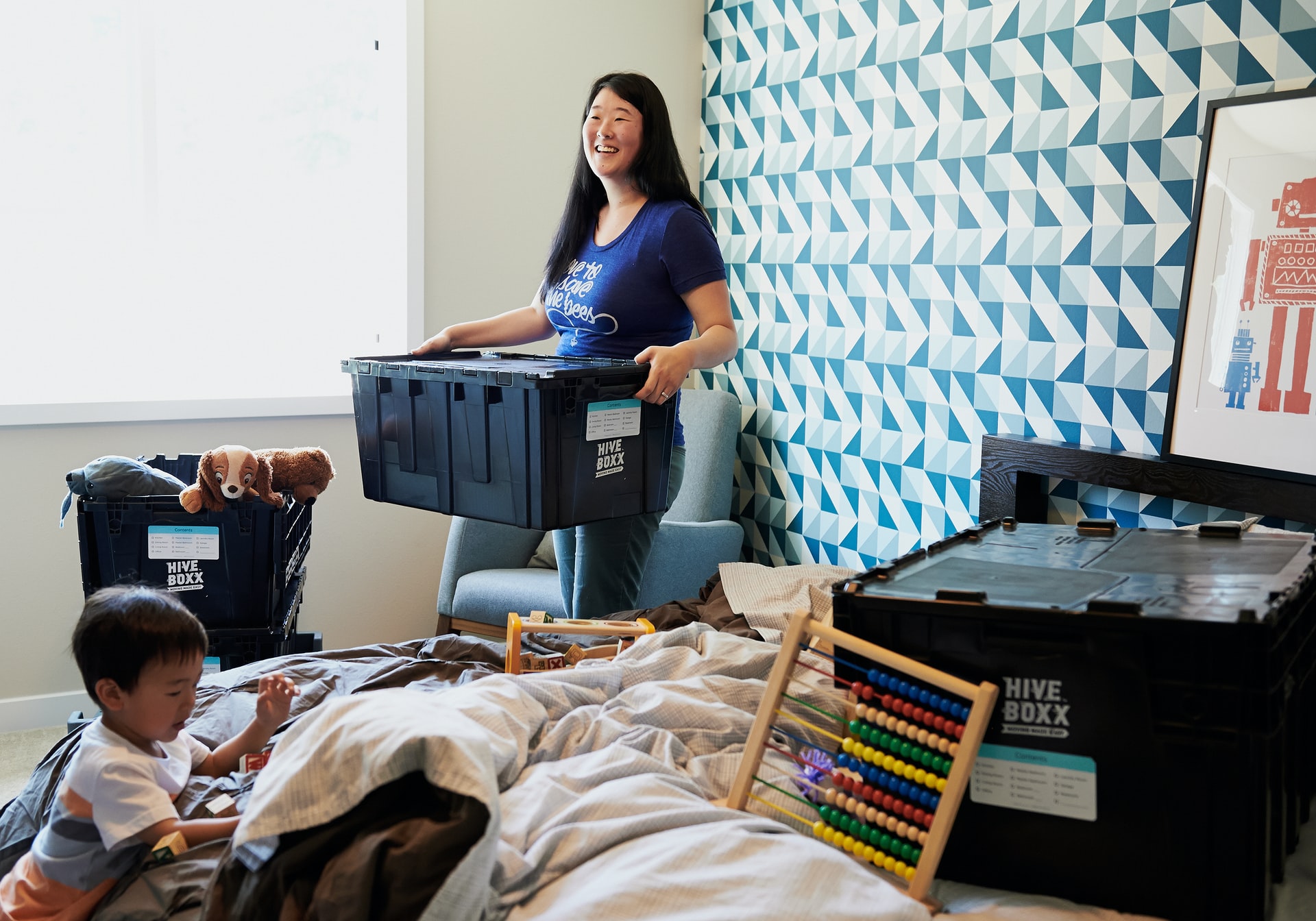 Things You Should Pack Vs. Things Movers Should Pack 2 A Woman From Packing Company Packing Things