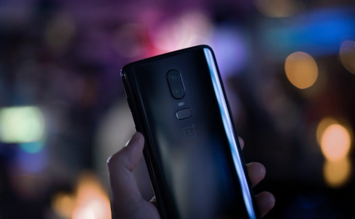Common Smartphone Issues And Their Respective Solutions 1 Person Holding A Black Smartphone