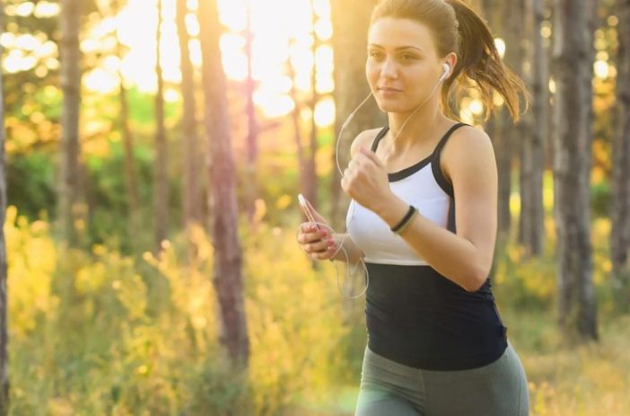 Apple'S Eye-Opening New Figures And How Apps Have Become A Vital Part Of Life 2 A Girl Listening To Music While Jogging