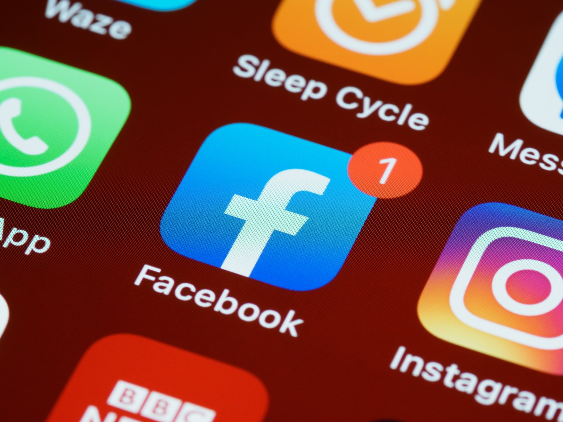 Facebook, Instagram, Whatsapp, And Oculus Vr Are Down Globally