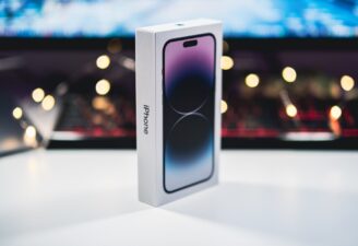 iPhone 14 Pro box packed