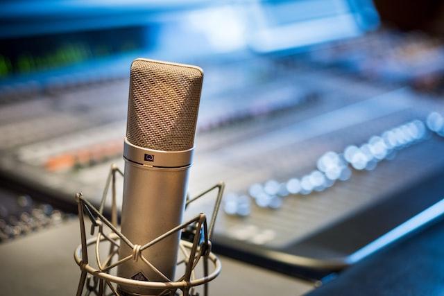 How To Record High-Quality Sound For Your Youtube Channel 1 A Photo Of A Podcast Microphone Placed New A Sound System